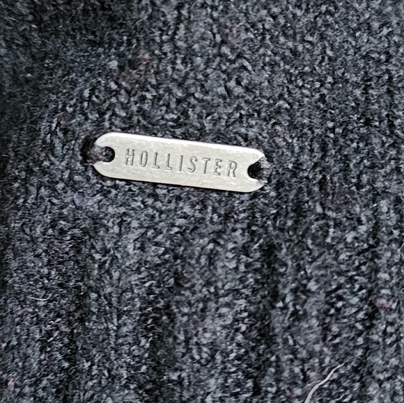✨️ 2/$10 Hollister Oversized Pullover - Picture 3 of 3